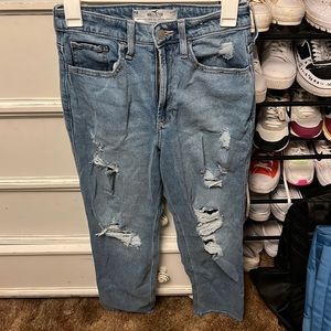 Hollister Curvy Ultra High-Ruse Vintage Straight Jean